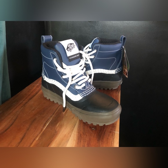 Vans MTE mid navy/gum size 4/6 NEW - Picture 3 of 10